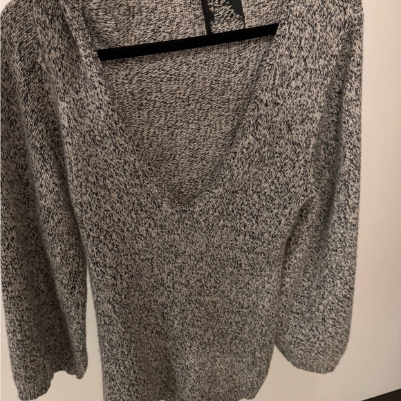 Black and Cream Cashmere Sweater - Picture 4 of 4